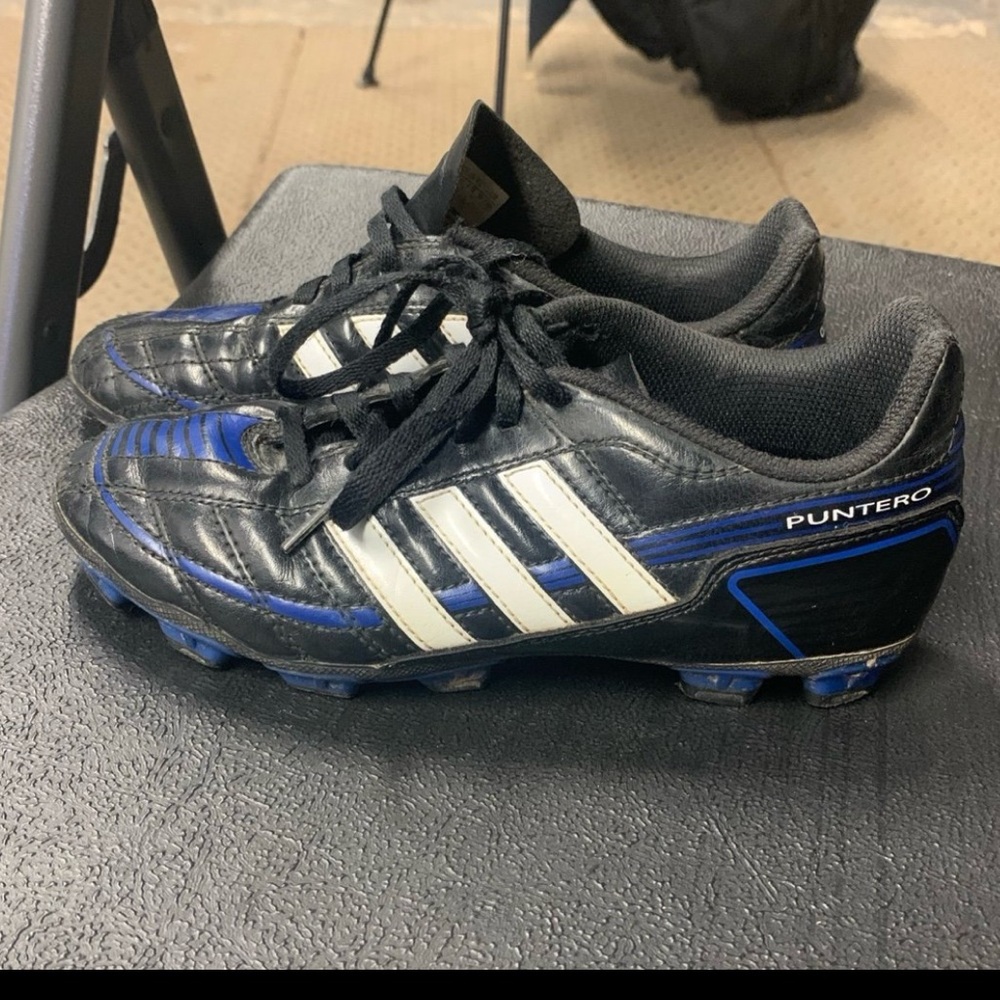 Puntero Kids Black & Blue Soccer Cleats with White Stripes